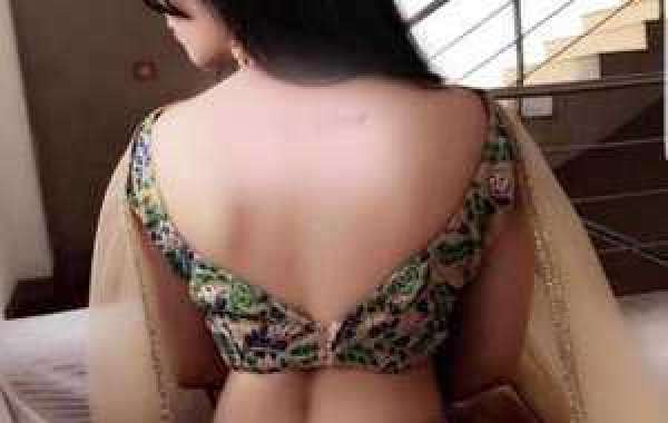Call Girls IN Greater Kailash near oyo rooms gk2 premium 9971012633